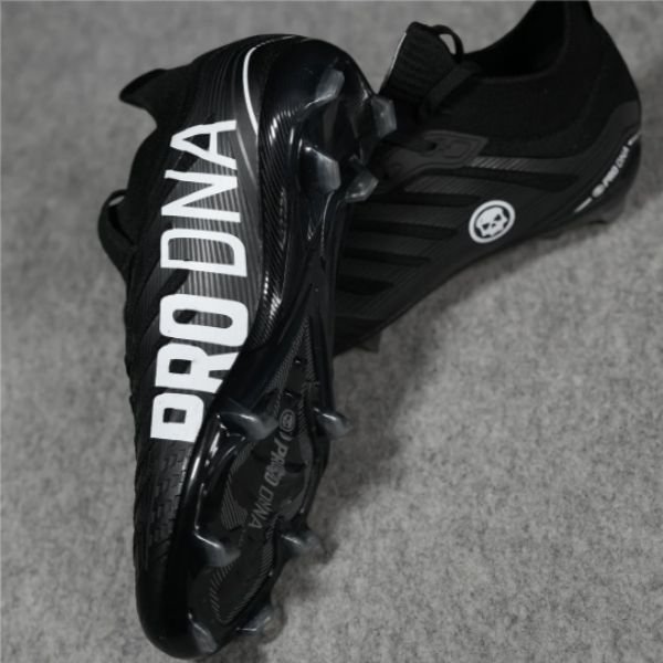 PRO DNA™ VOLTRAX CLEATS - BLACK - Image 3